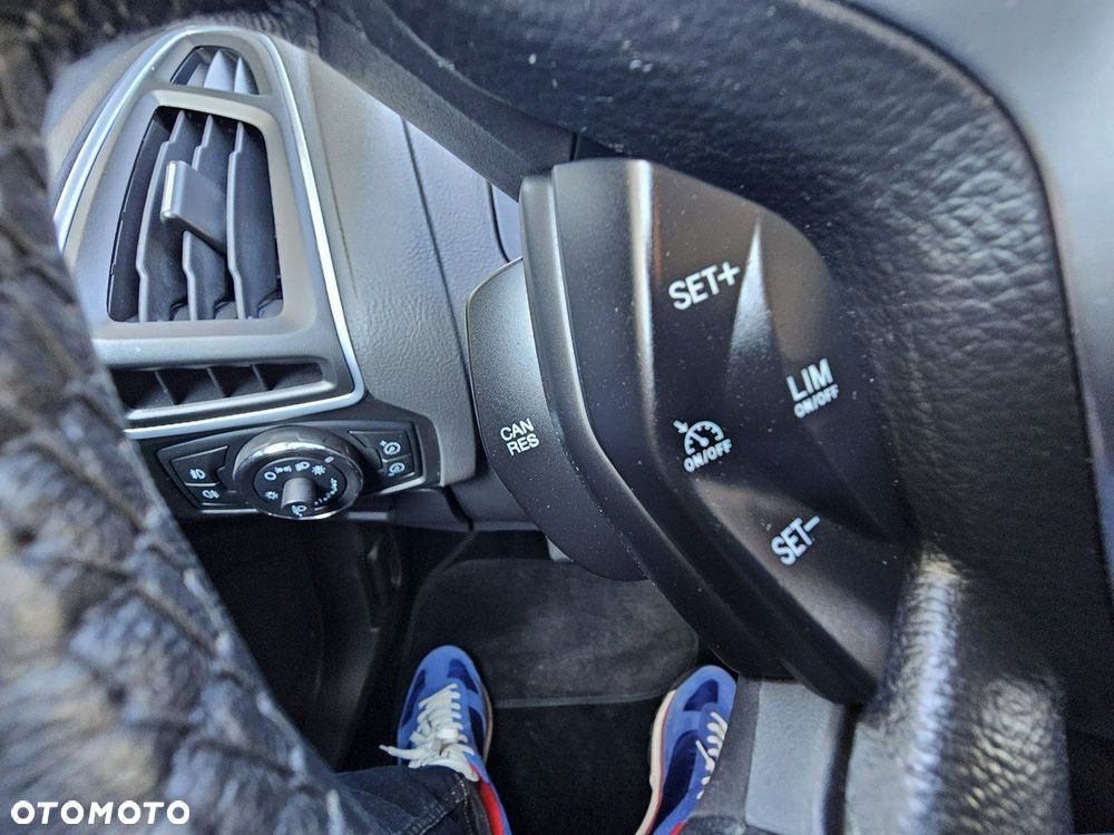 Ford Focus 1.6 EcoBoost Gold X (Edition) - 30