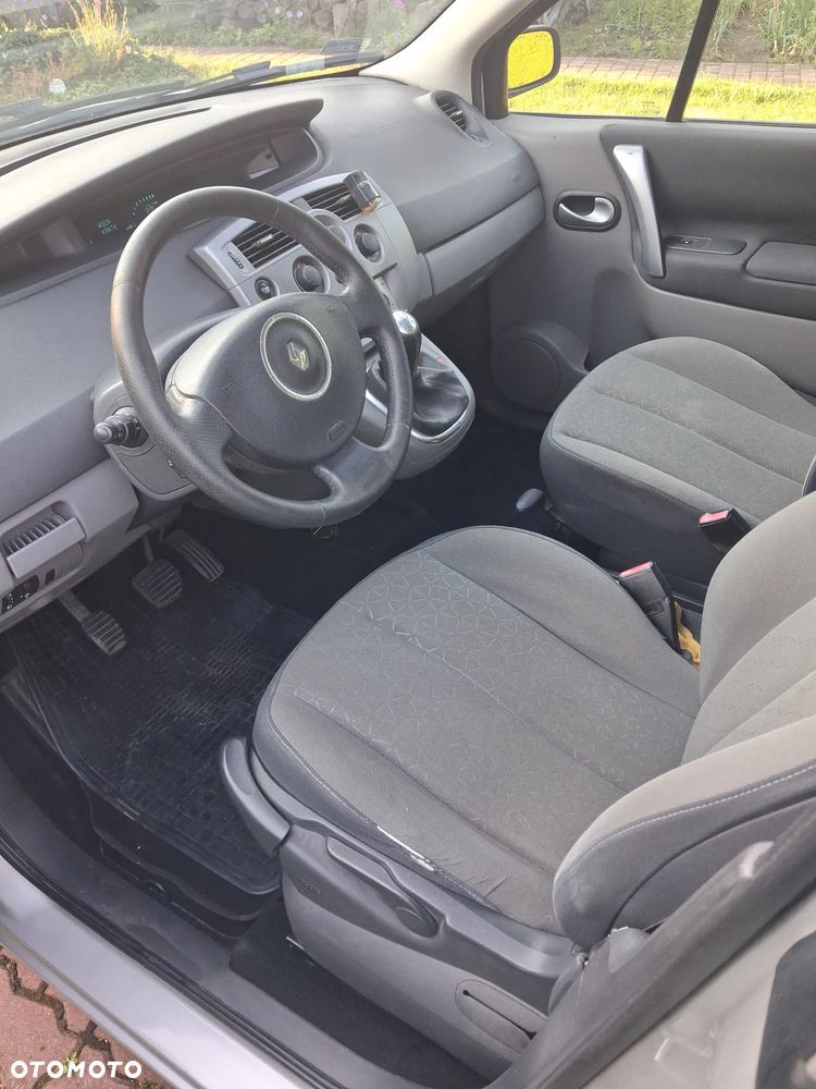 Renault Scenic 1.6 16V Authentique - 9