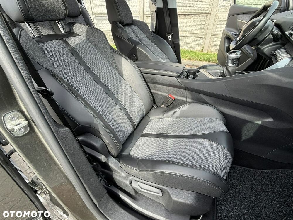 Peugeot 5008 1.5 BlueHDi Allure Pack S&S - 19