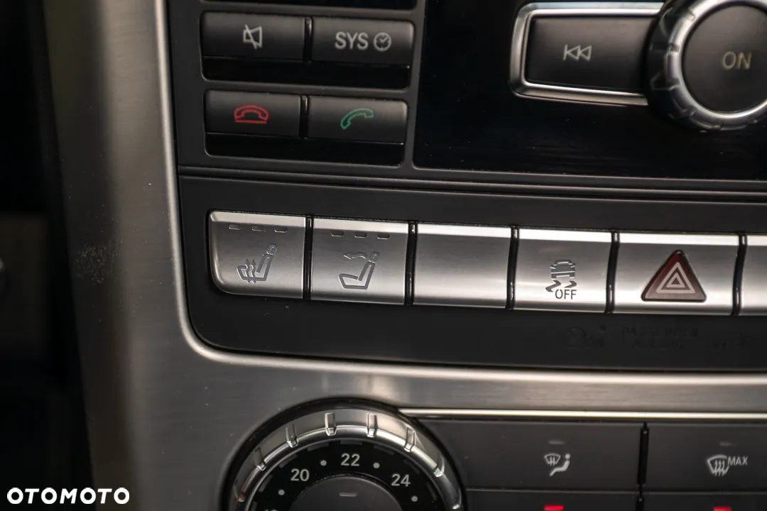 Mercedes-Benz SLK 200 (BlueEFFICIENCY) - 31