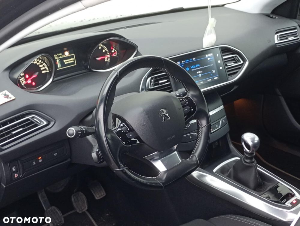 Peugeot 308 1.2 PureTech GPF Allure Pack S&S - 3