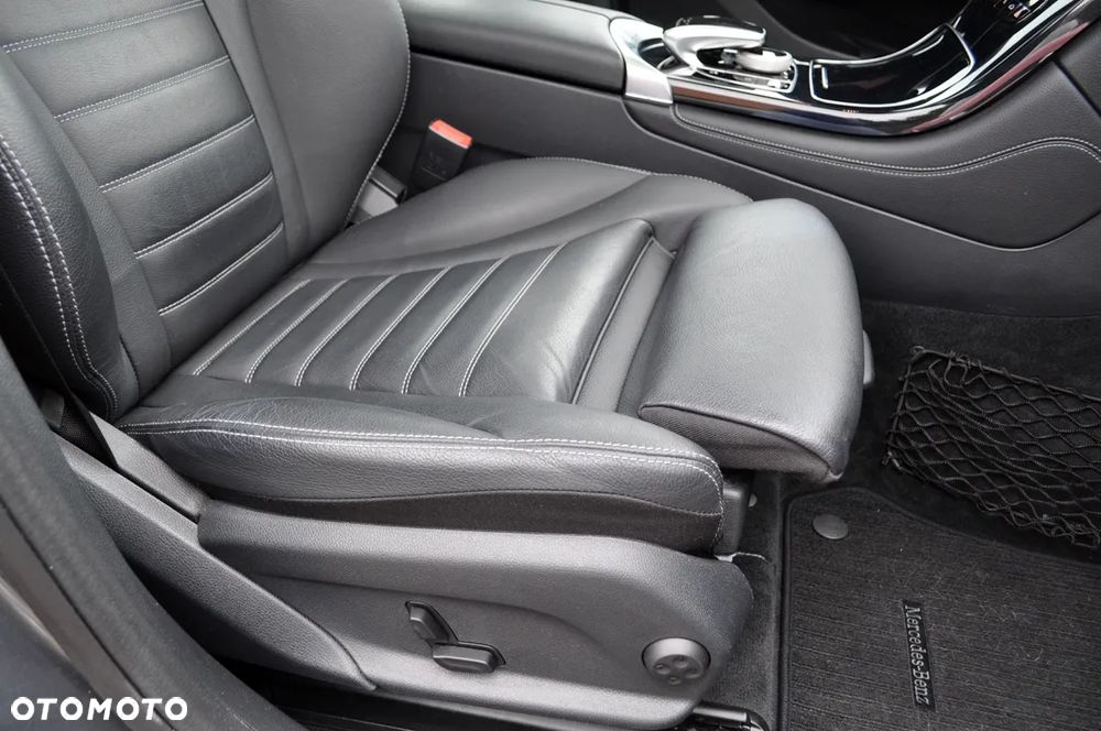 Mercedes-Benz GLC 350 e 4Matic 7G-TRONIC AMG Line - 25