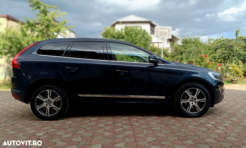 Volvo XC 60 D5 AWD Momentum - 7