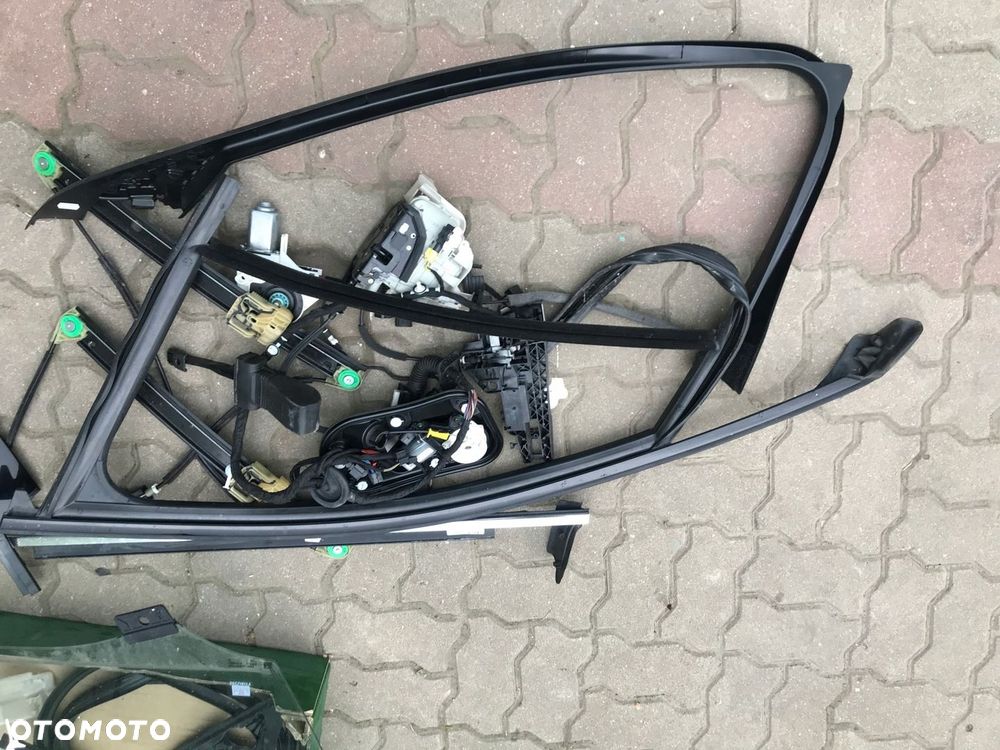 MECHANIZM SZYBY LISTWA KLAMK LEWY PRZÓD AUDI A6 C7 - 1