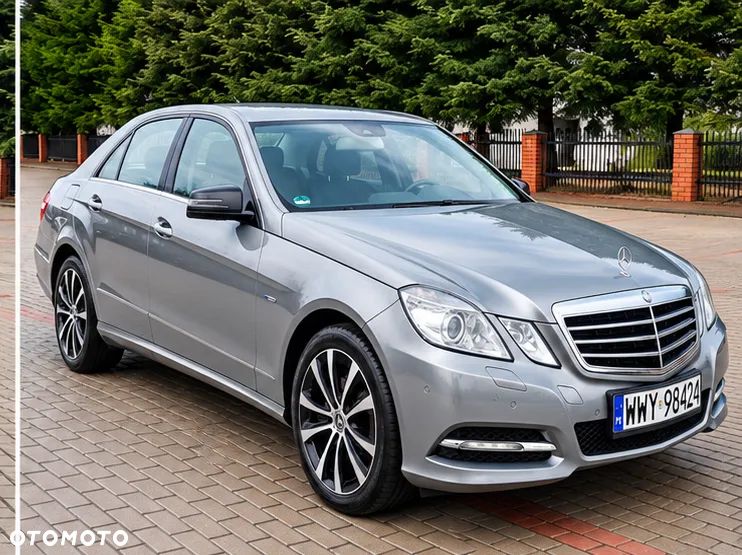 Mercedes-Benz E-Class 2011 photo 3