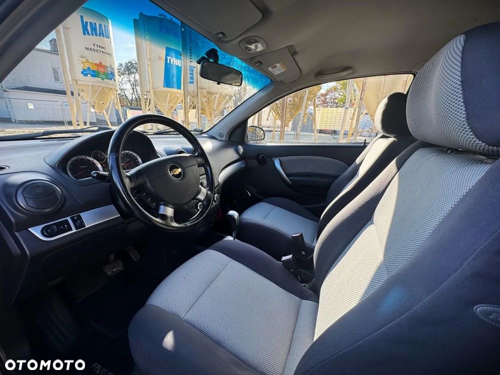 Chevrolet Aveo - 9