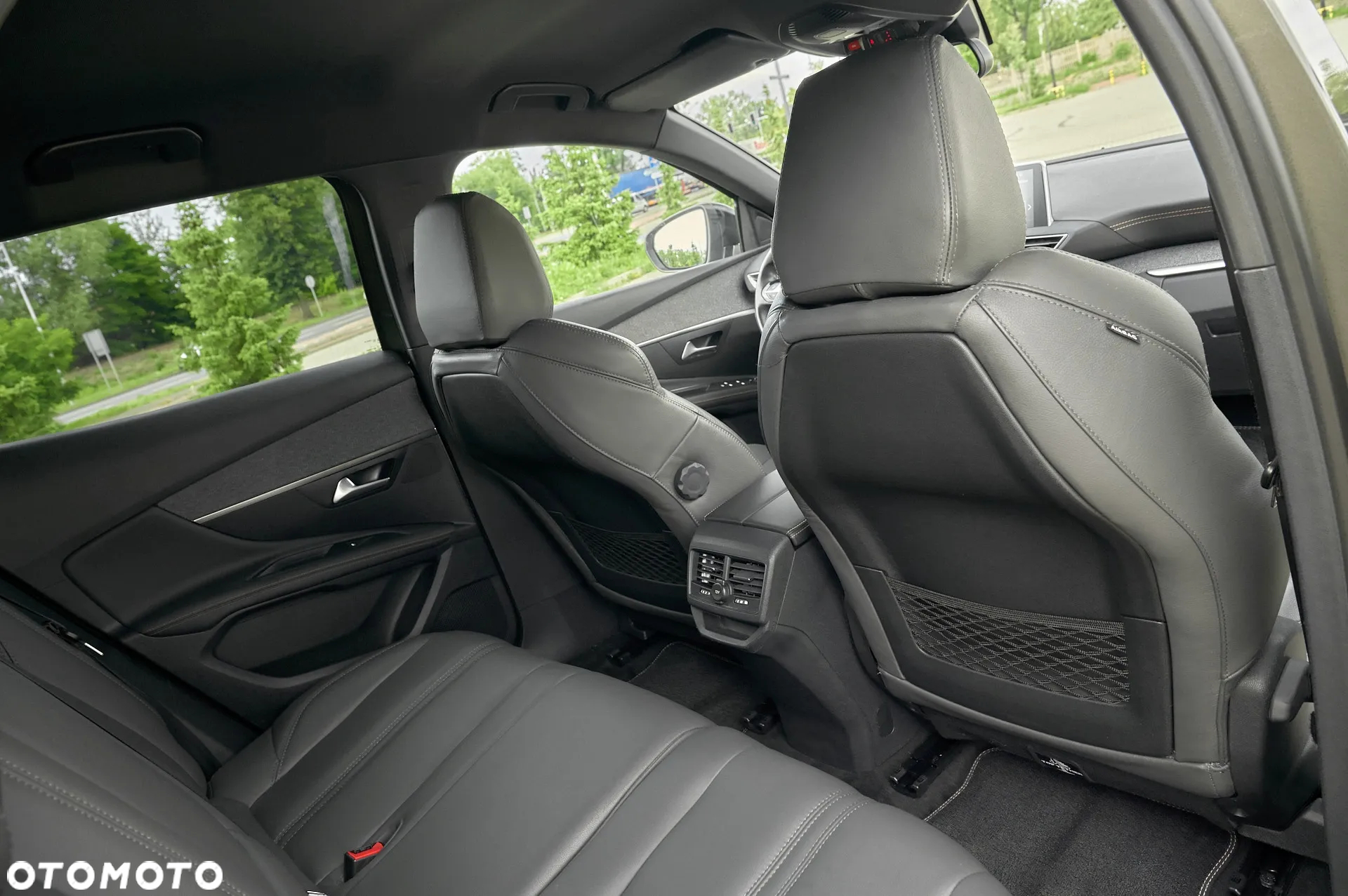 Peugeot 3008 2.0 BlueHDi Allure S&S - 27