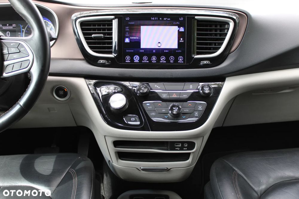 Chrysler Pacifica - 21