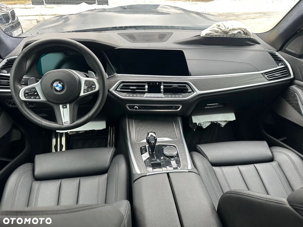 BMW X7 M50i - 9