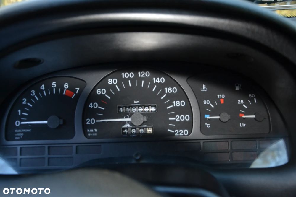 Opel Astra 1.6 GLS - 9