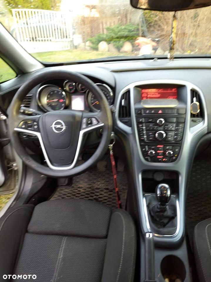 Opel Astra 1.4 T Enjoy - 9