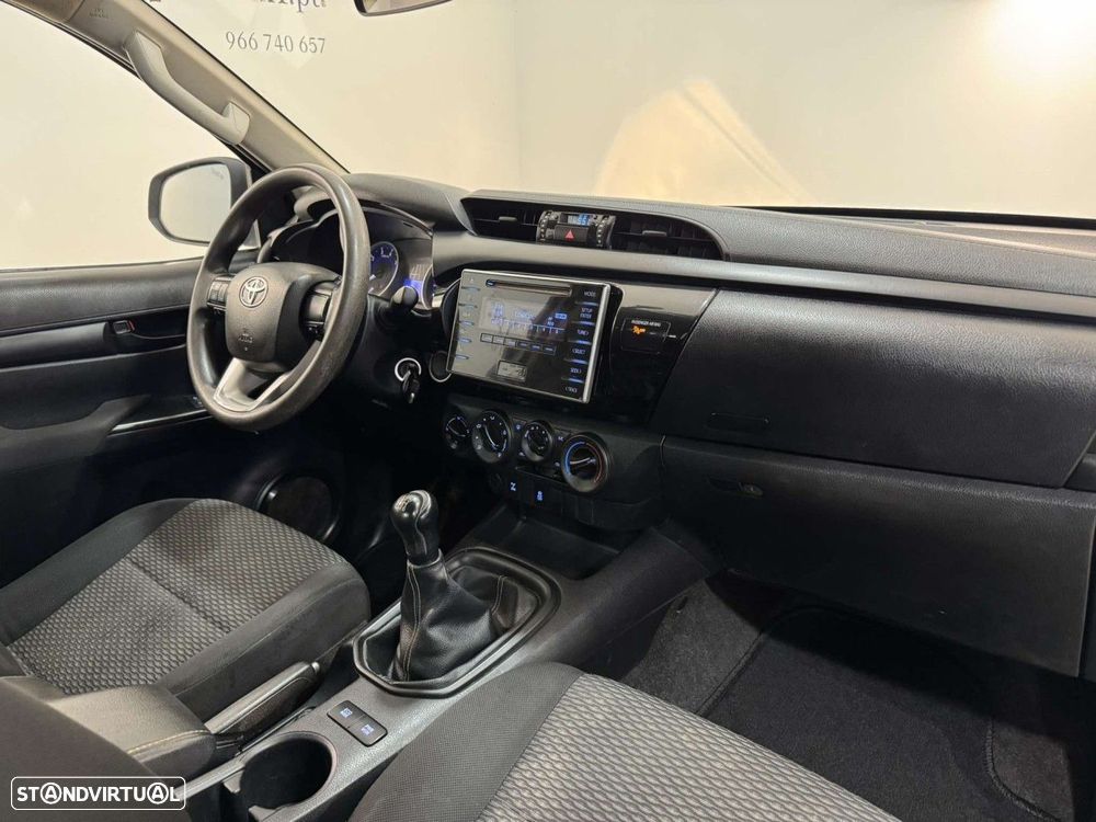 Toyota Hilux 2.4 D-4D 4WD CD CH - 9