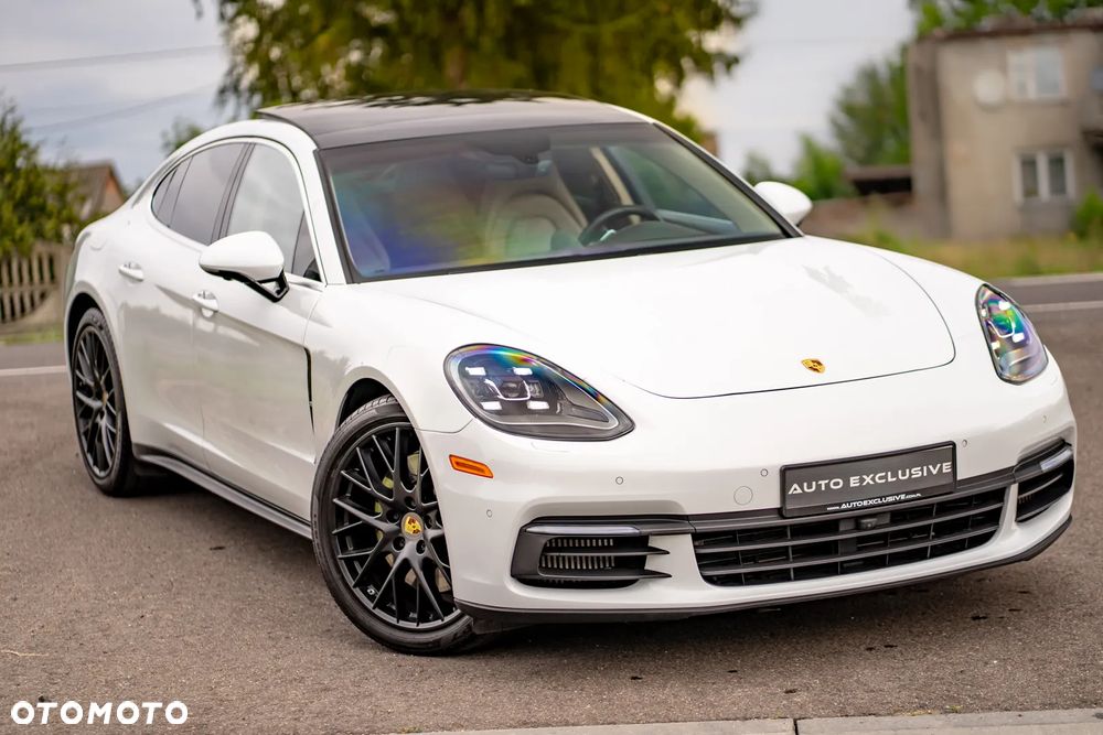Porsche Panamera 4S - 4