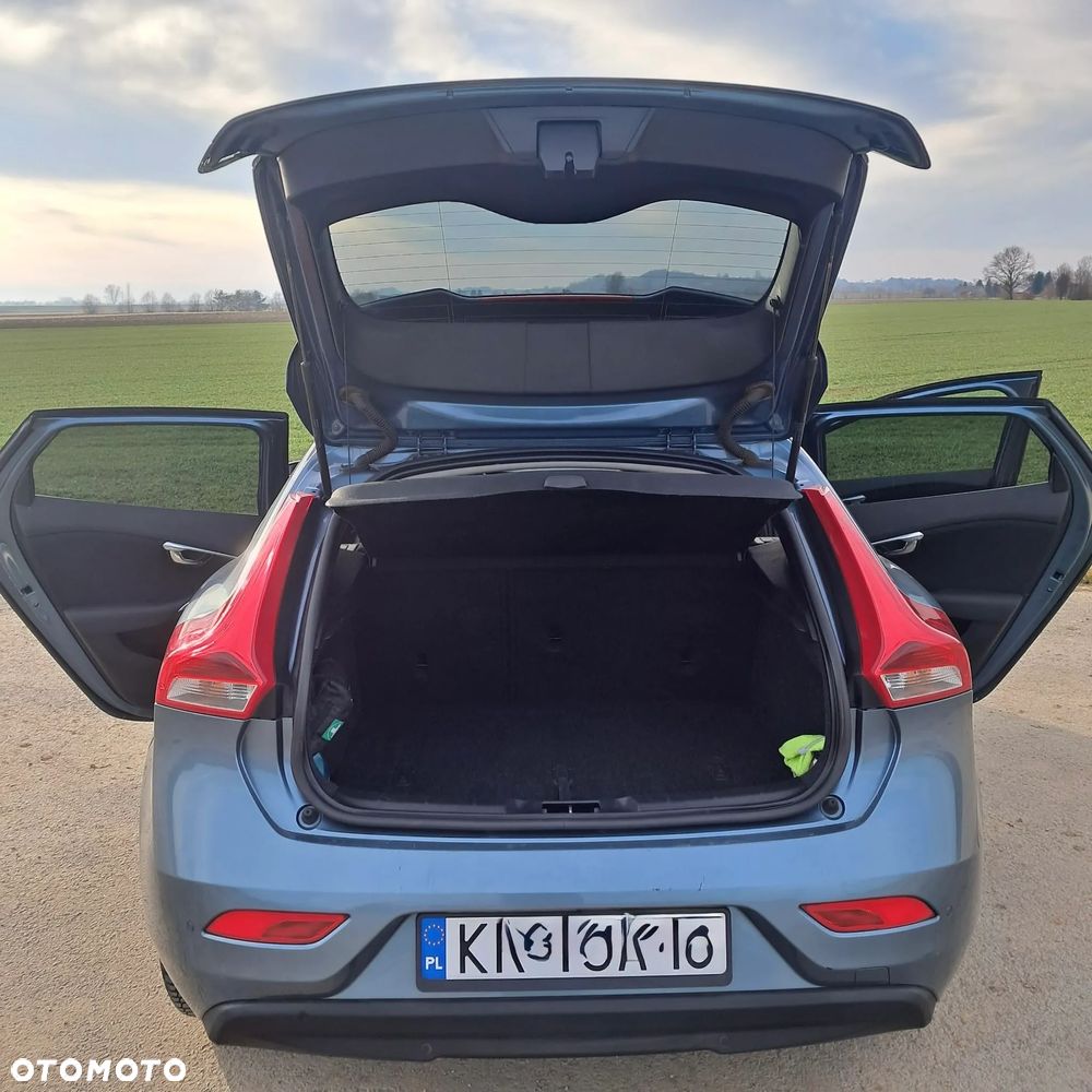 Volvo V40 D2 Momentum - 14