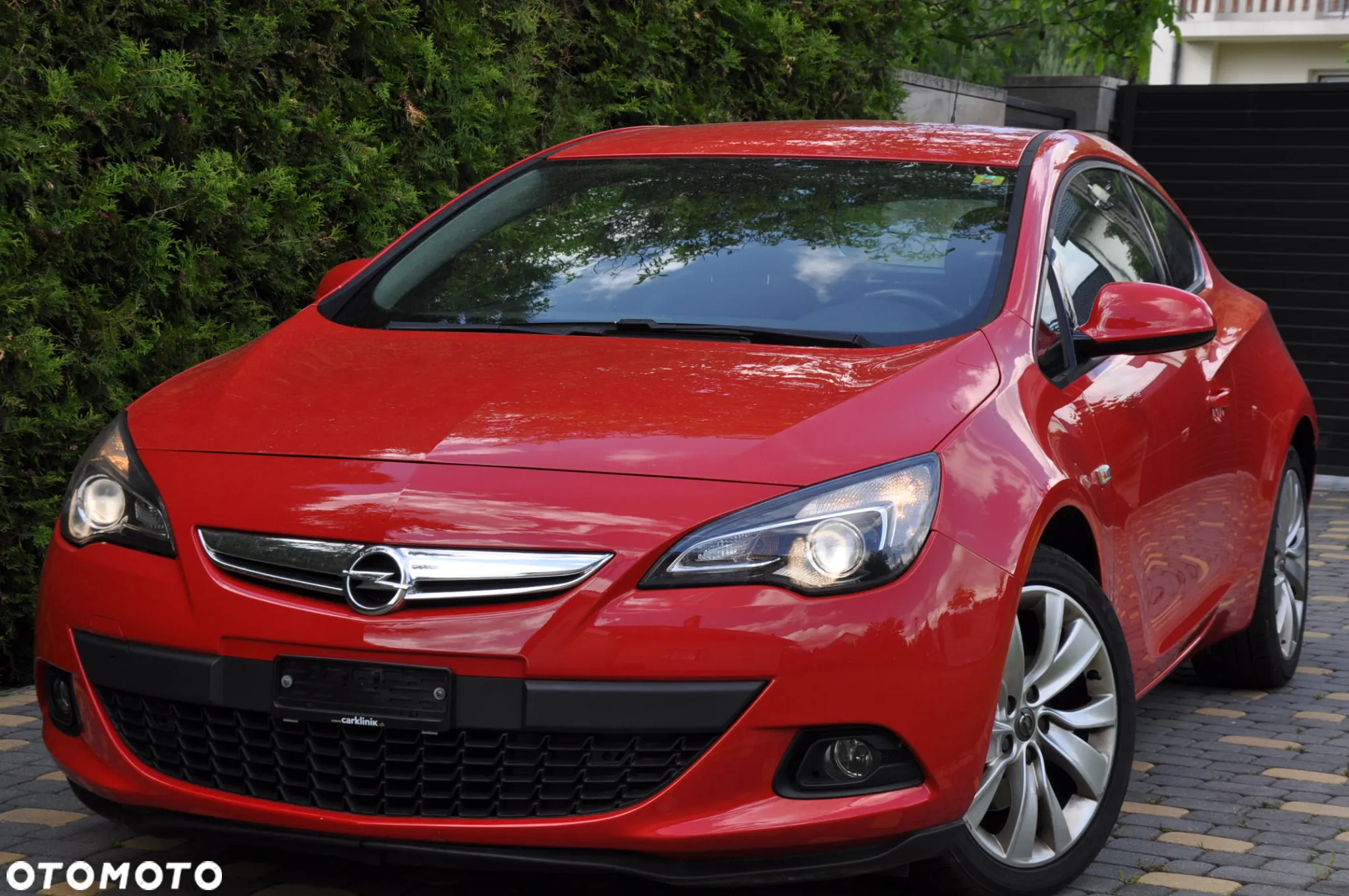 Opel Astra GTC 1.6 Turbo Sport - 3