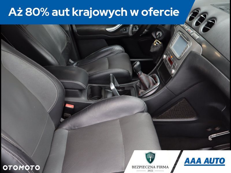 Ford S-Max - 11