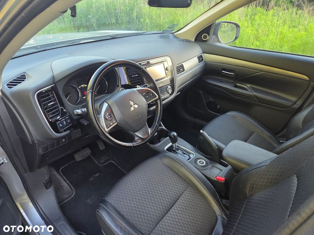 Mitsubishi Outlander 2.0 Intense + CVT - 12