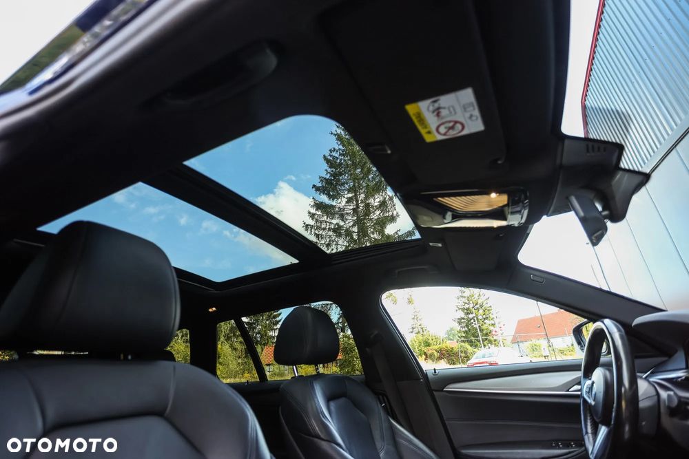 BMW Seria 5 520d xDrive Touring M Sport Edition - 28