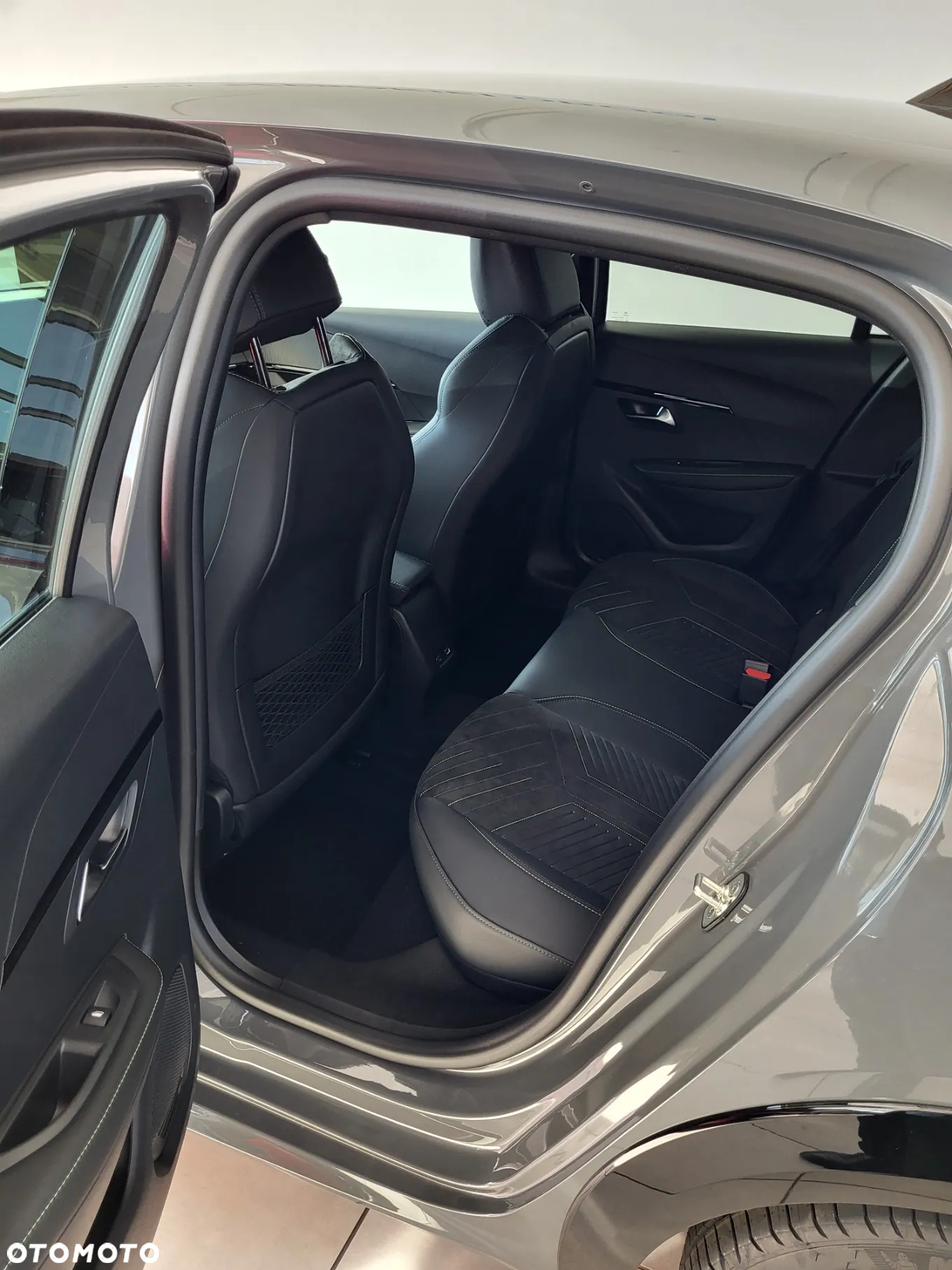 Peugeot 208 e-208 46.3kWh GT - 6