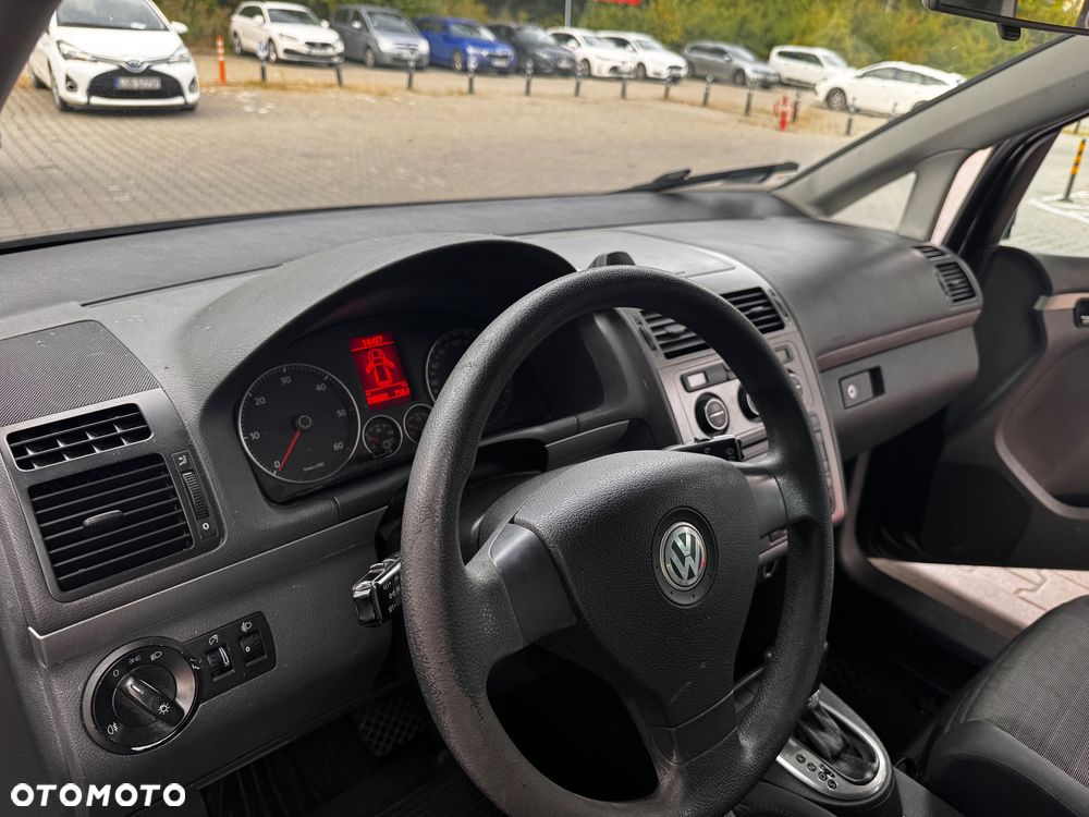 Volkswagen Touran 1.9 TDI DPF Trendline DSG - 27