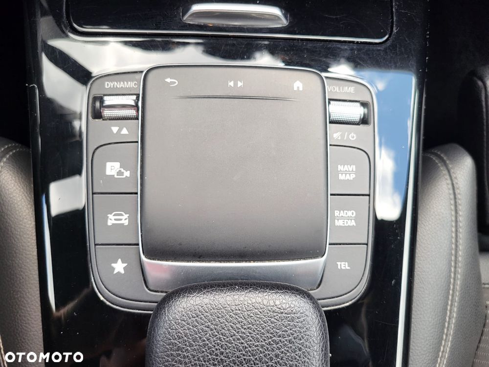 Mercedes-Benz CLA 180 7G-DCT Progressive Line Advanced - 21