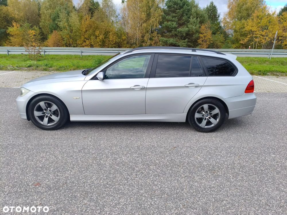BMW Seria 3 320d DPF Touring - 8