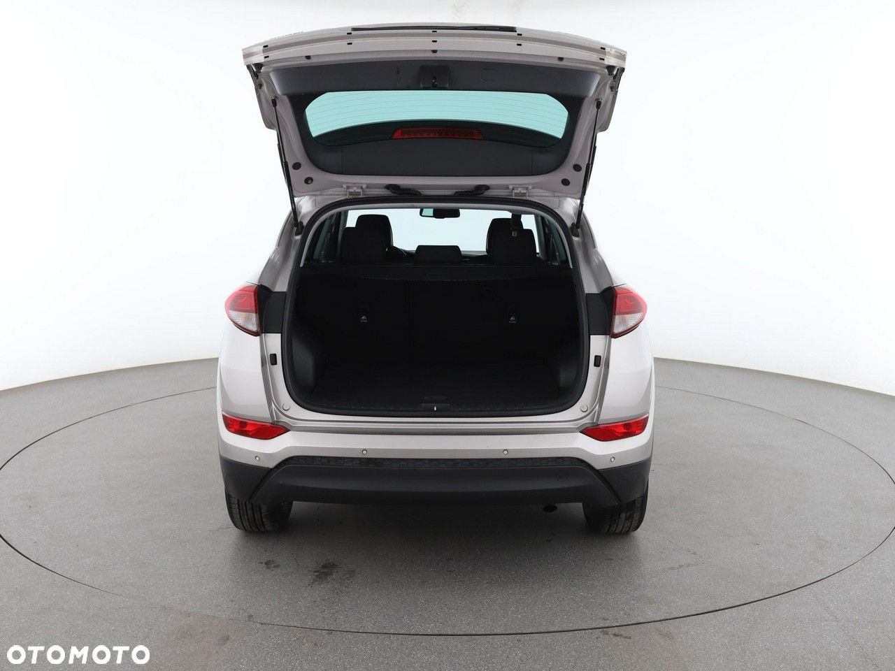 Hyundai Tucson 1.7 CRDI BlueDrive Style 2WD - 19