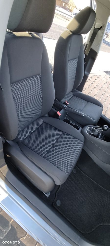 Volkswagen Golf 1.6 Team - 24