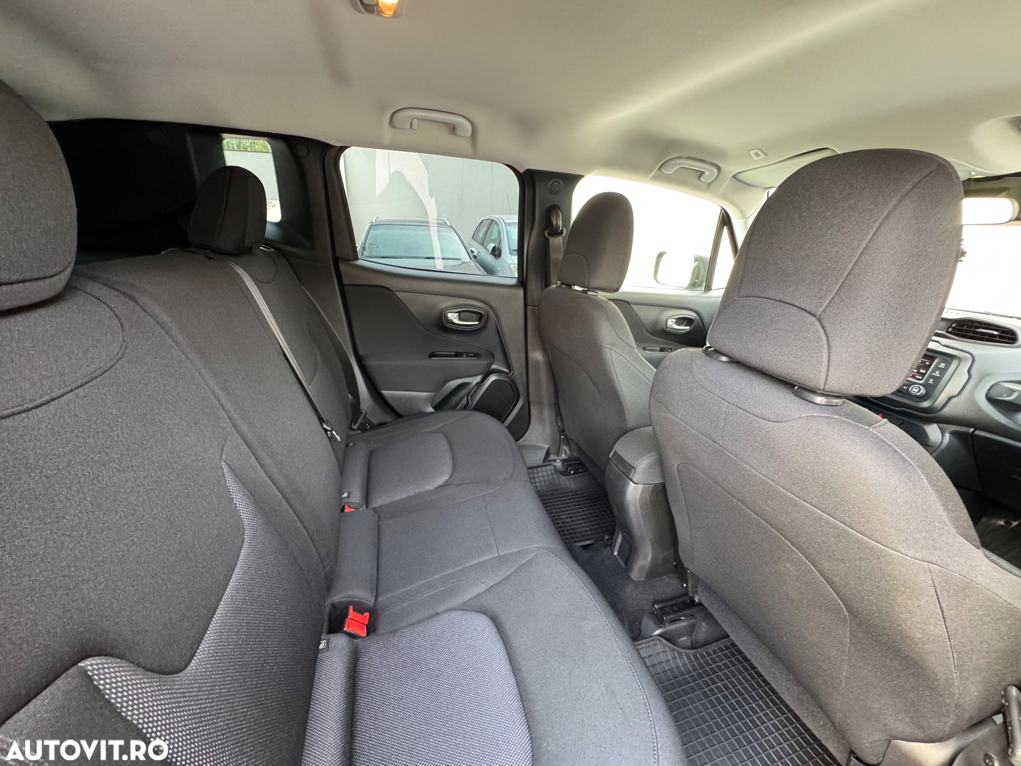 Jeep Renegade - 17