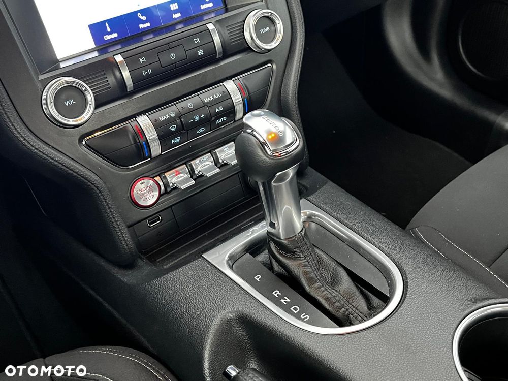 Ford Mustang - 21