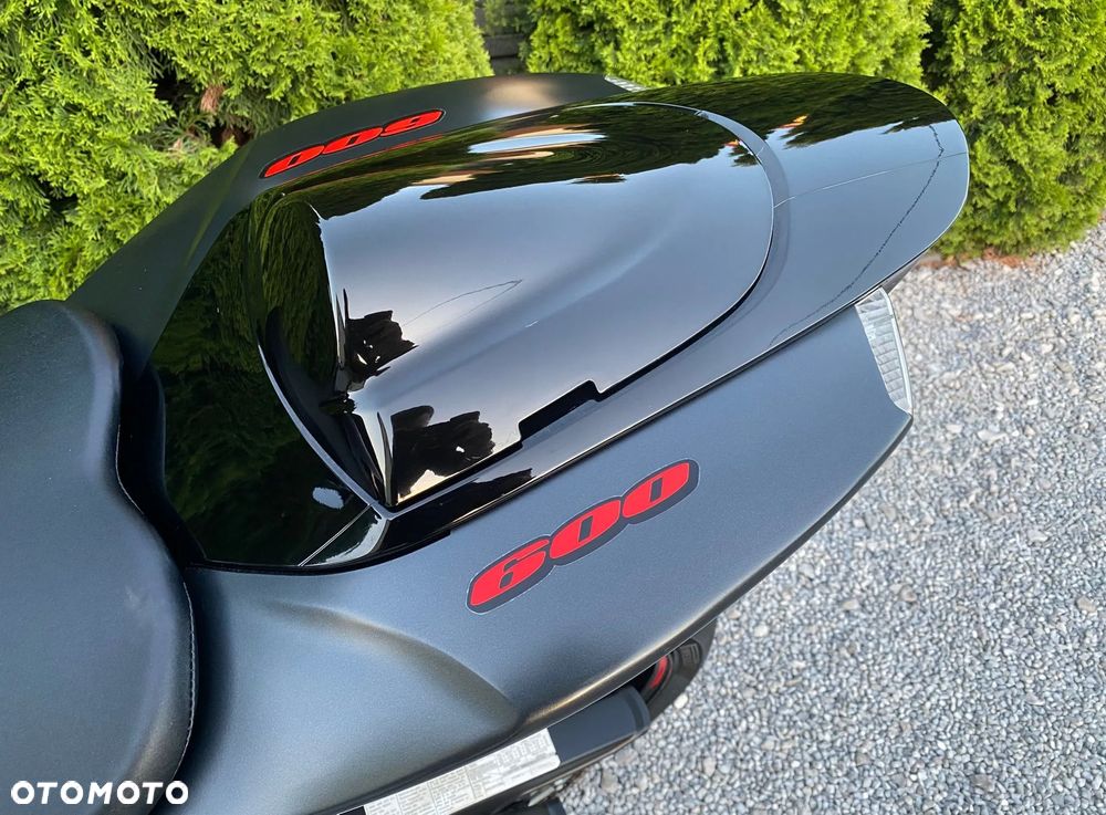 Suzuki GSX-R - 17