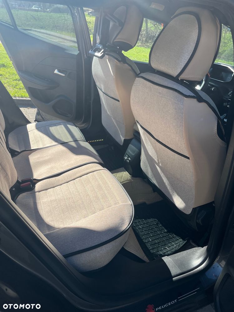 Peugeot 2008 PureTech 100 Allure S&S BVM6 - 15