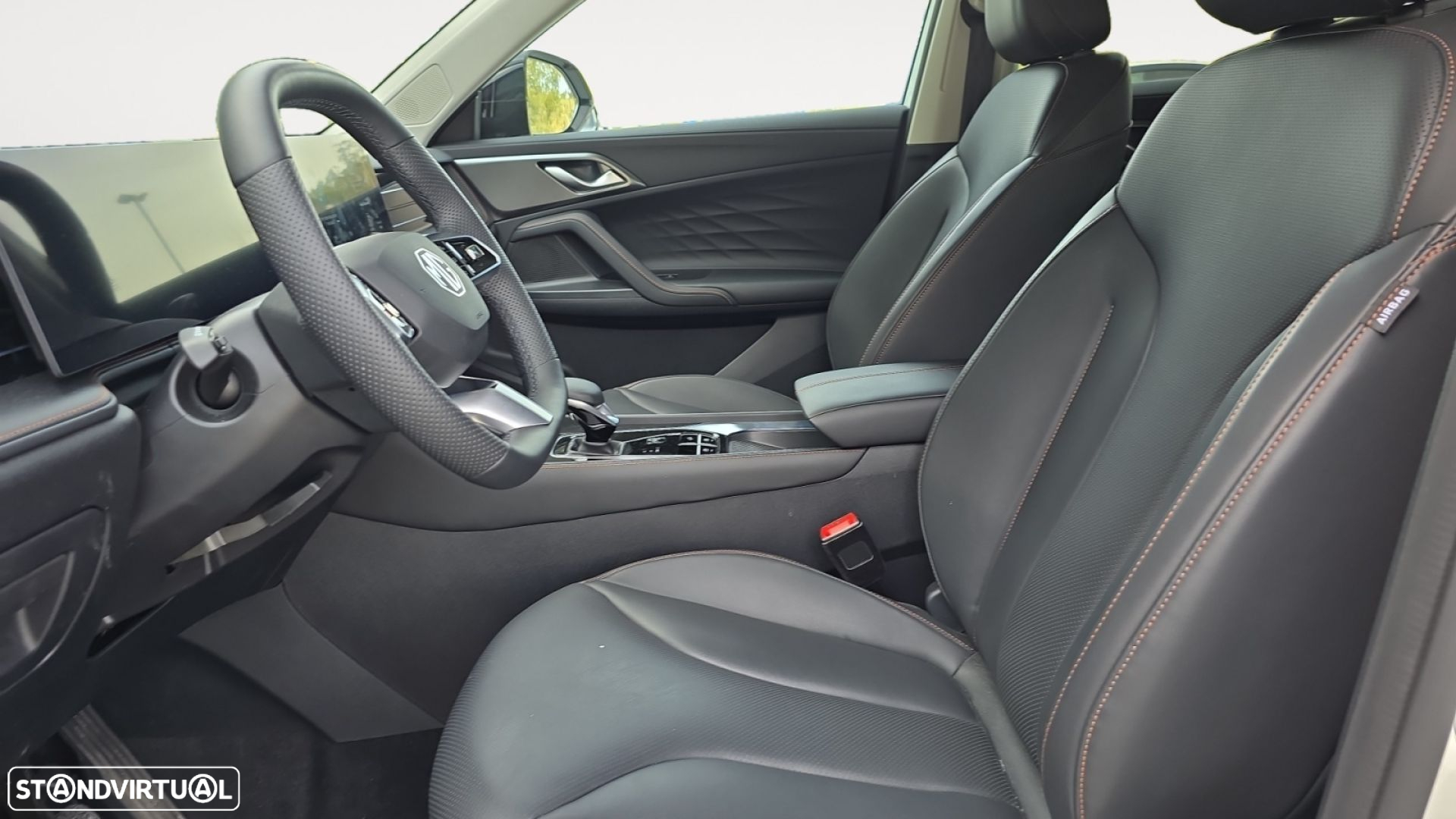 MG HS 1.5 T Luxury AT - 11