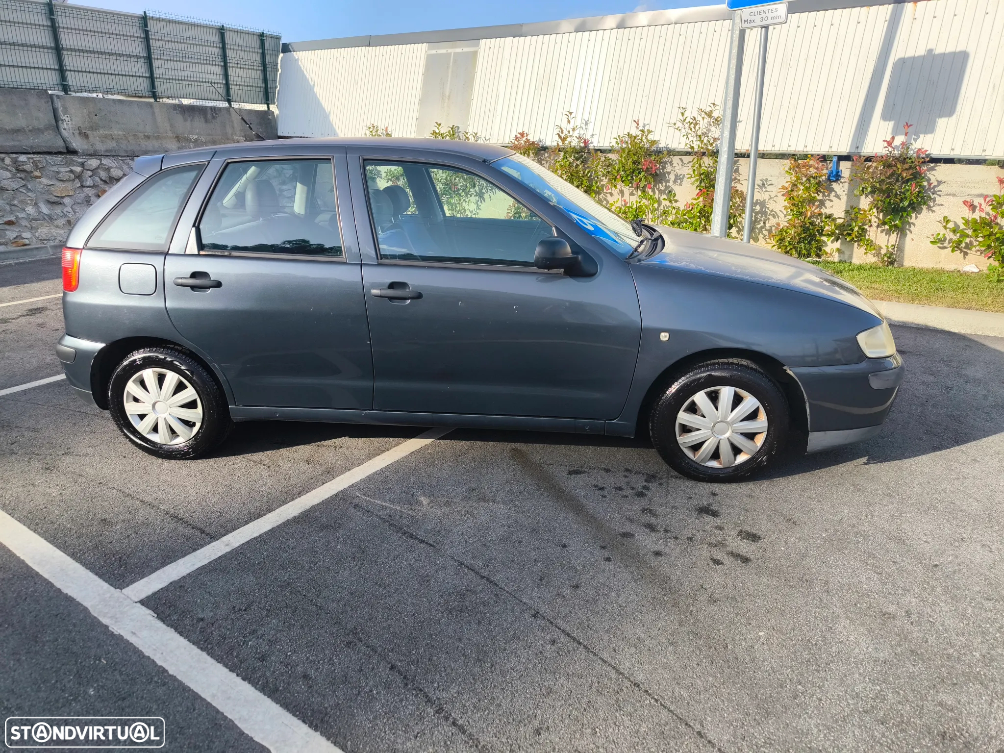 SEAT Ibiza 1.0 Passion - 4