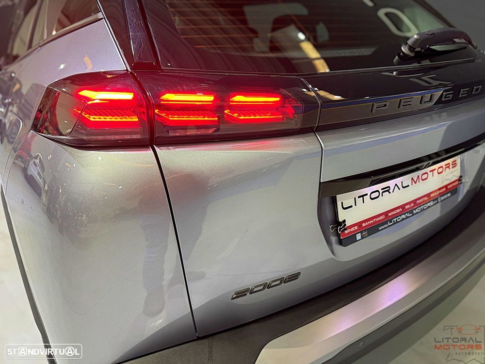 Peugeot 2008 1.2 PureTech SE Style - 8