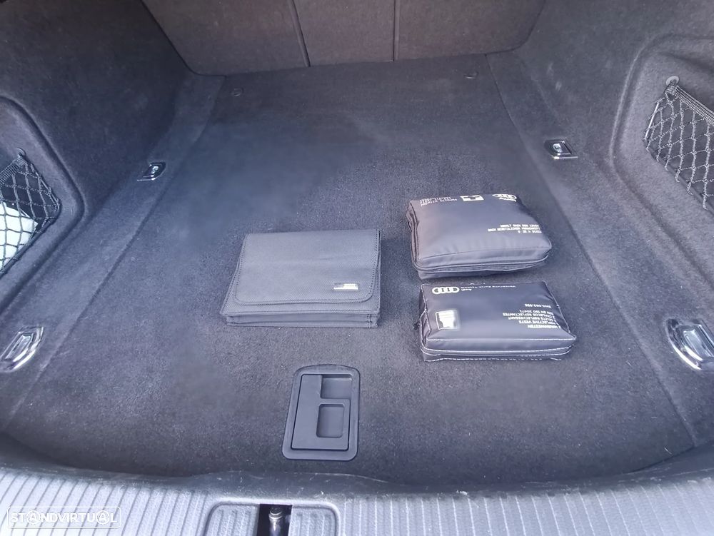 Audi A4 2.0 TDI S-line - 2