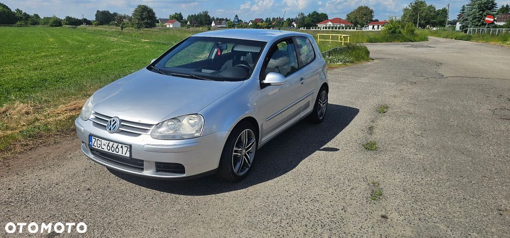 Volkswagen Golf - 1