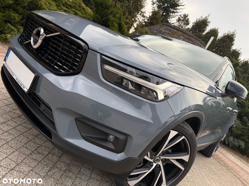 Volvo XC 40 B4 B DKG Ultra Dark - 2
