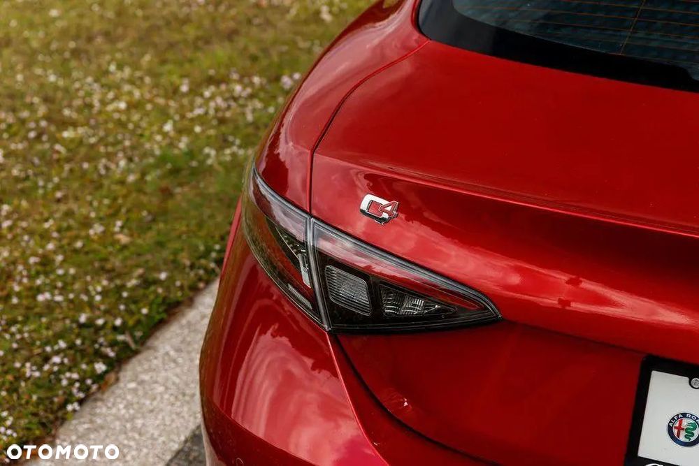 Alfa Romeo Giulia 2.0 Turbo 16V AT8-Q4 Tributo Italiano - 9