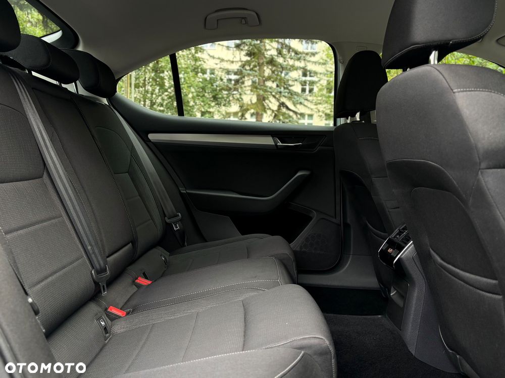 Skoda Superb 2.0 TDI Ambition DSG - 11
