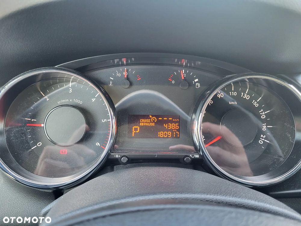 Peugeot 3008 1.6 BlueHDi Allure S&S EAT6 - 12