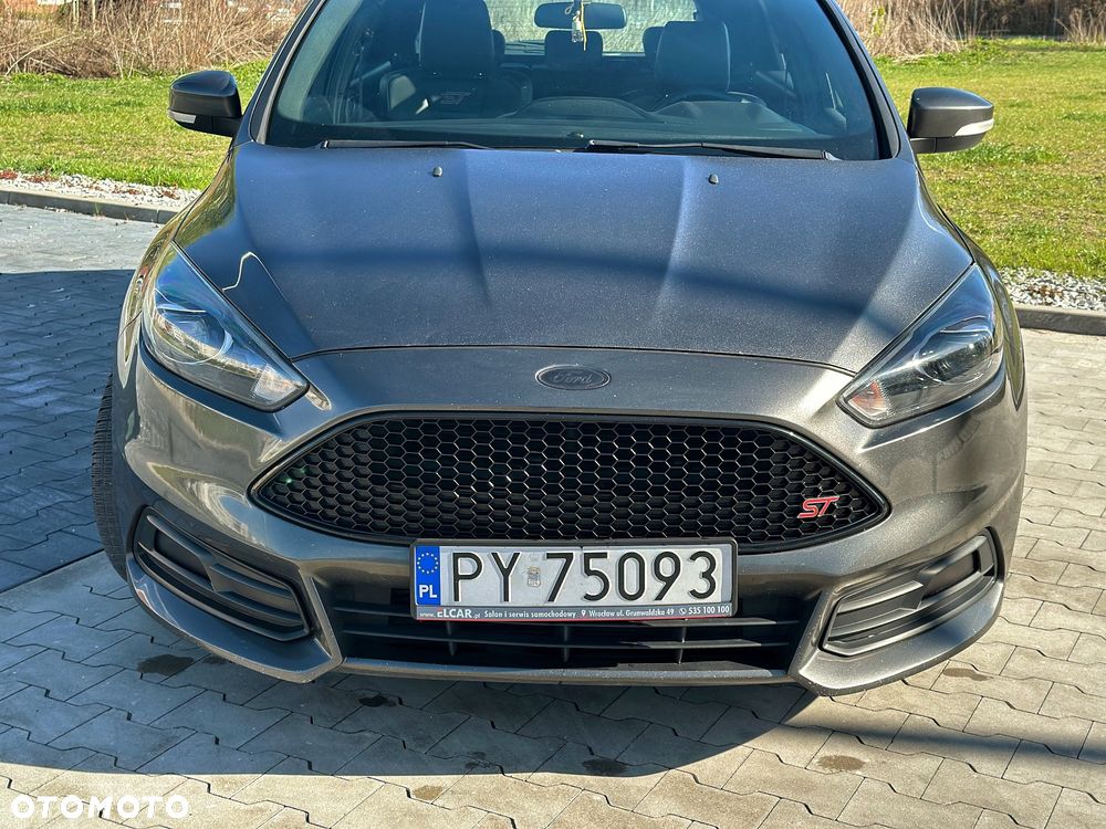 Ford Focus 2.0 EcoBoost ST mit Leder-Sport-Paket - 13