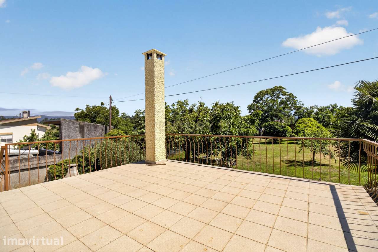Andar Moradia T3 com Terraço e estacionamento para 2 Viaturas | Lago, - Grande imagem: 2/17