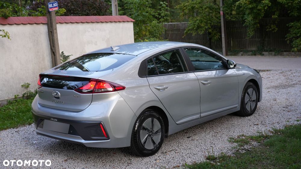 Hyundai IONIQ hybrid Premium - 6