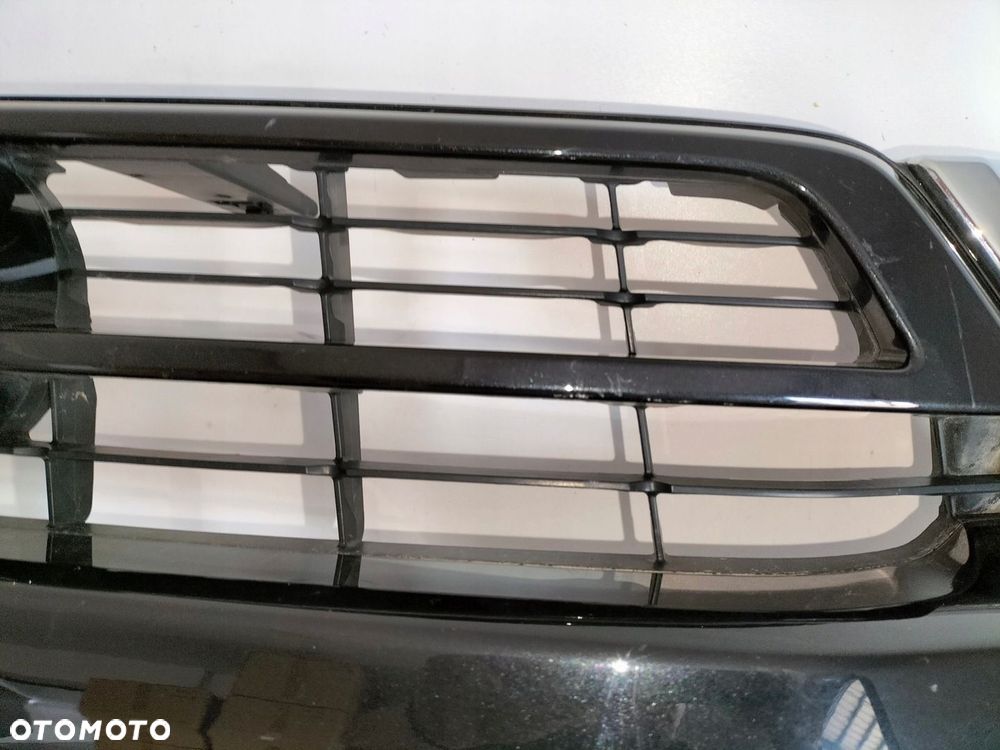 Atrapa kratka grill TOYOTA HILUX 8 VIII LIFT 20- - 6