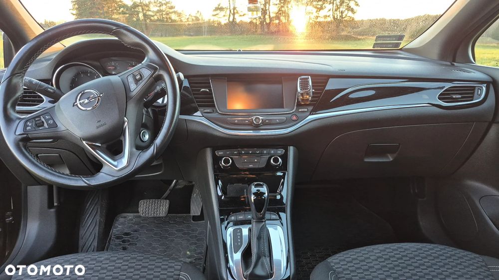 Opel Astra 1.4 T Dynamic S&S - 4