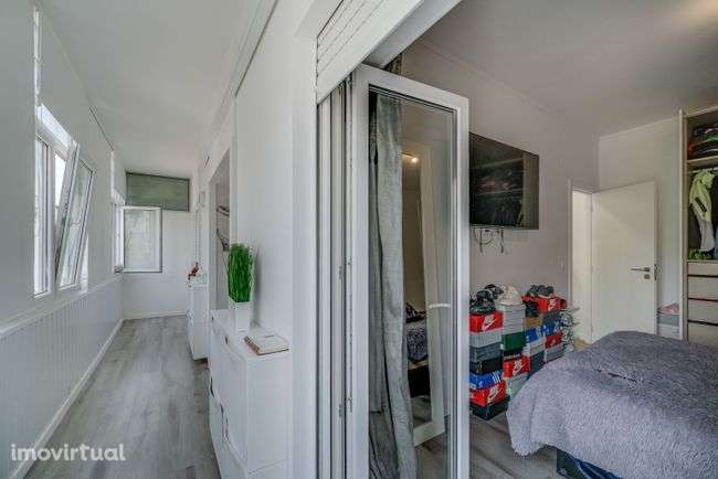 Apartamento T2 remodelado no Laranjeiro, Feijó - Grande imagem: 4/28