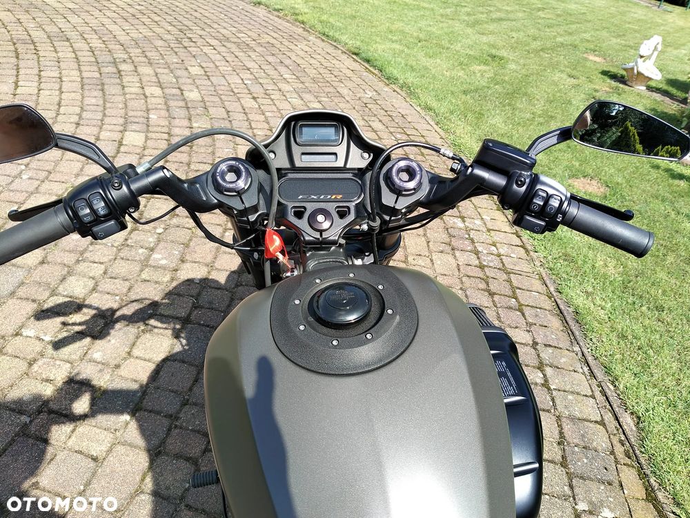 Harley-Davidson Softail FXDR - 5