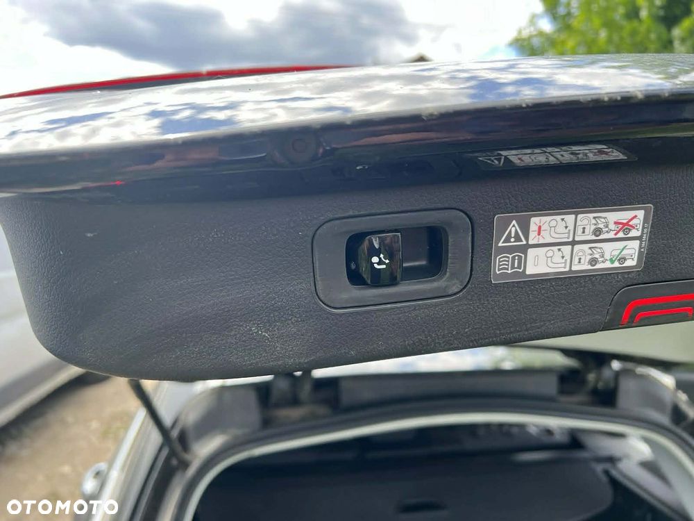 Mercedes-Benz Klasa C 220 d mHEV - 13