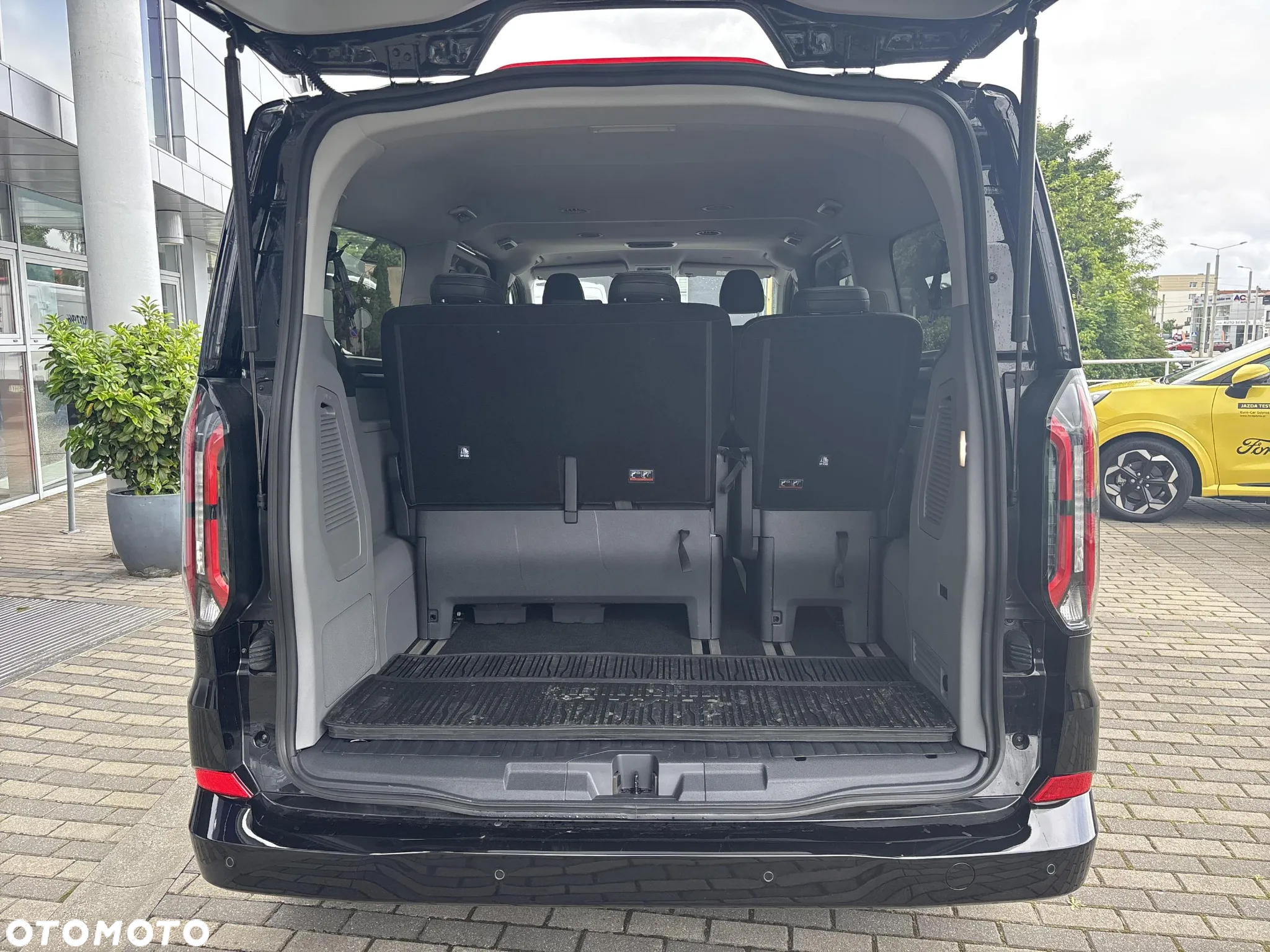 Ford Tourneo Custom 2.0 EcoBlue 320 L2 Titanium - 8